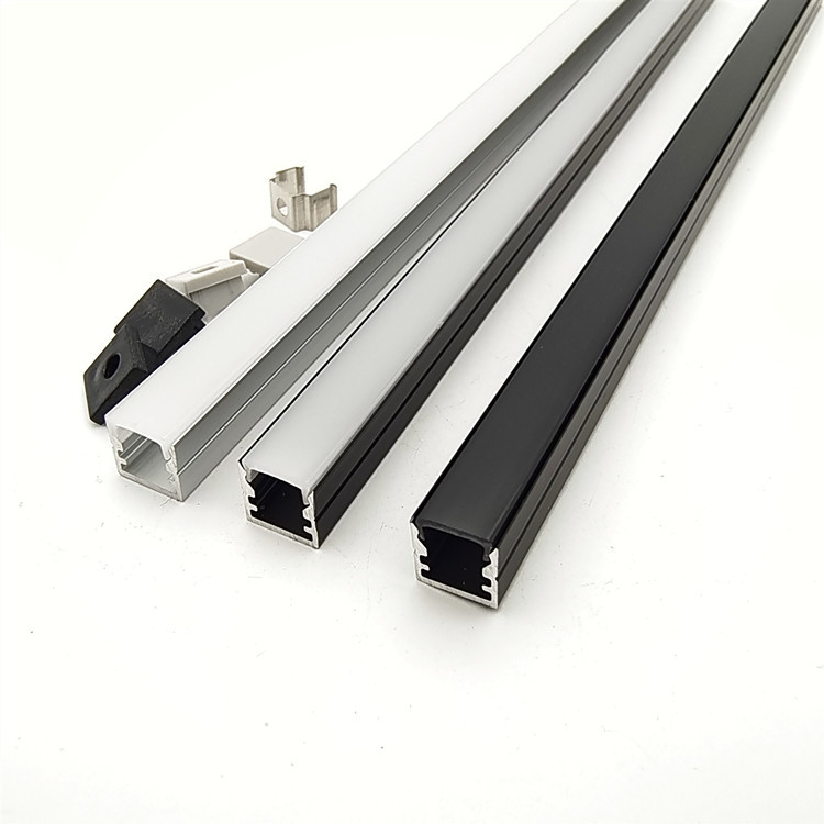 Apa keuntungan dari profil aluminium LED dibandingkan dengan bahan lain?